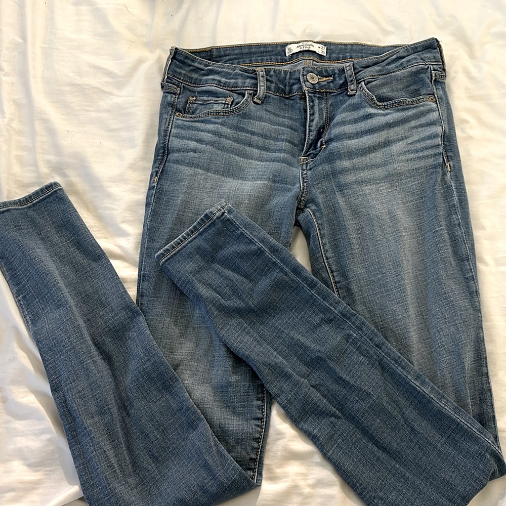 low-rise skinny jean